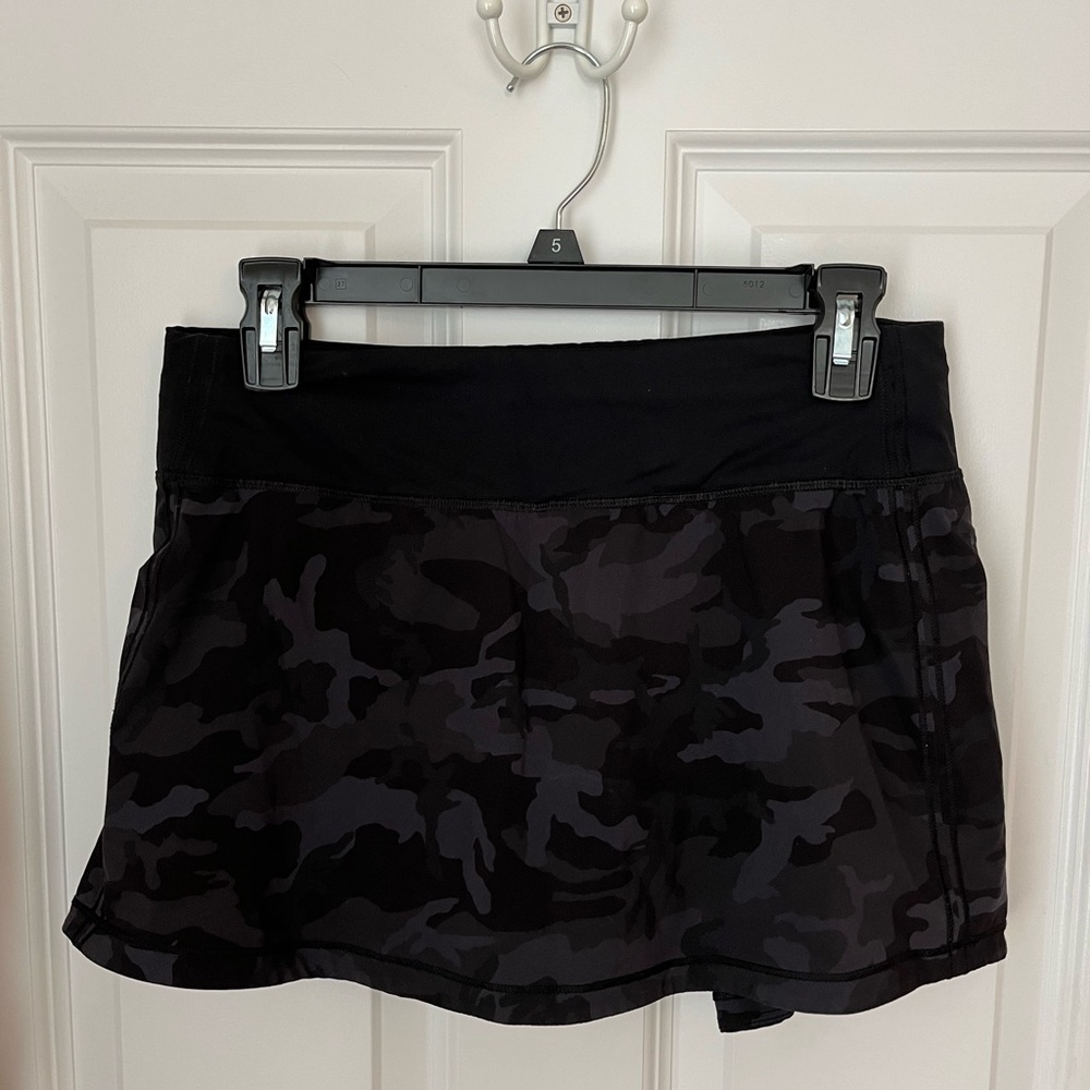 Black camo lululemon skirt. Size 6